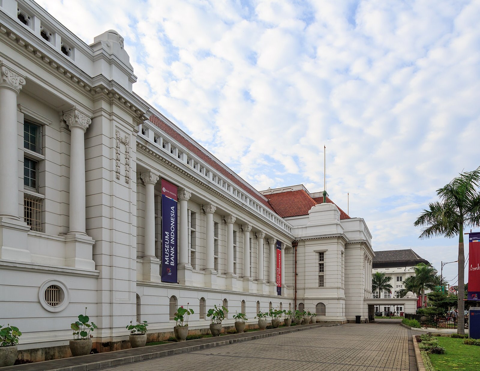 BI Rate Diproyeksi Bertahan 5,75 Persen, Rupiah Tertekan Arus Modal Keluar