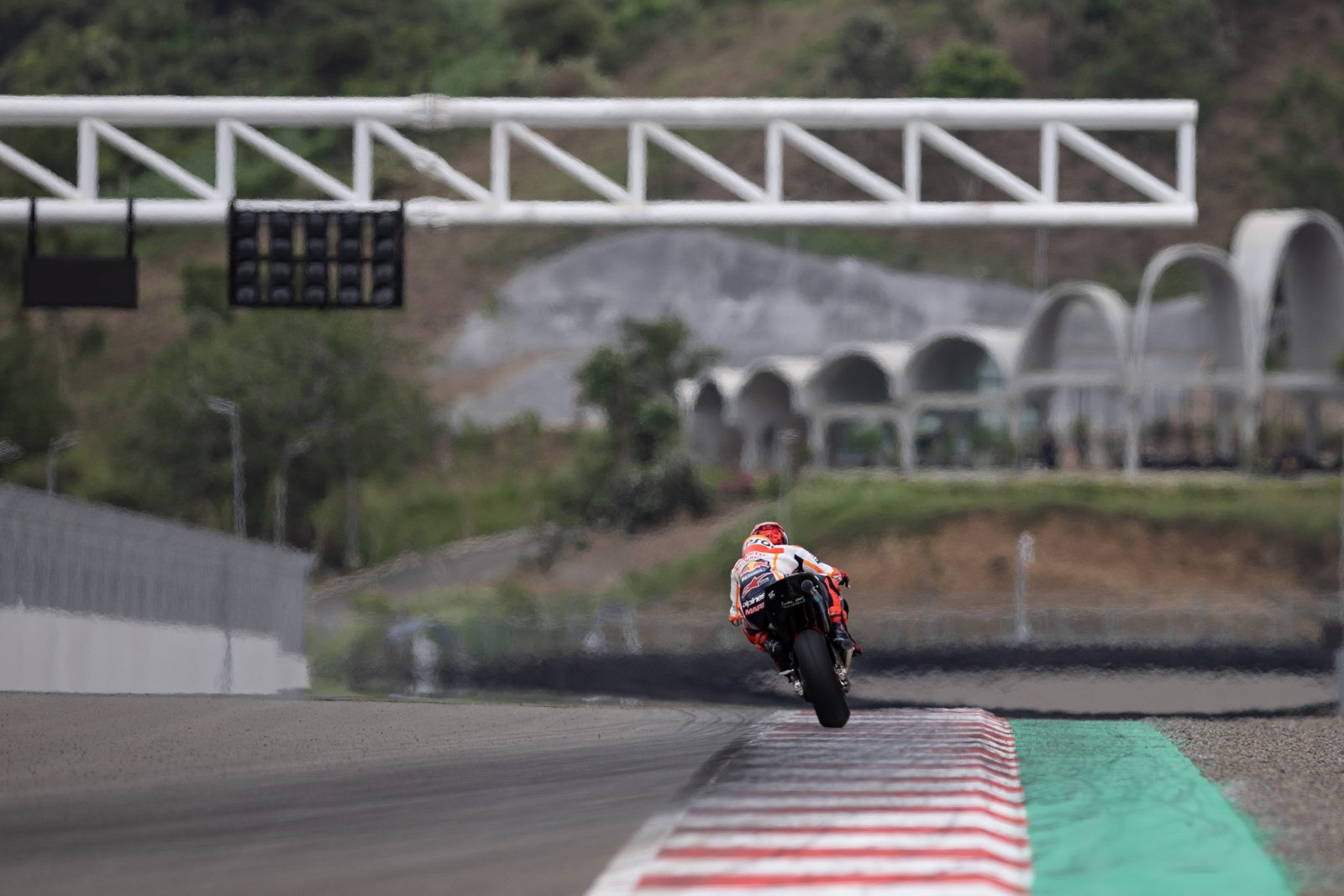 Hasil MotoGP Mandalika 2026: Bezzecchi Juara, Aprilia Dominasi Podium