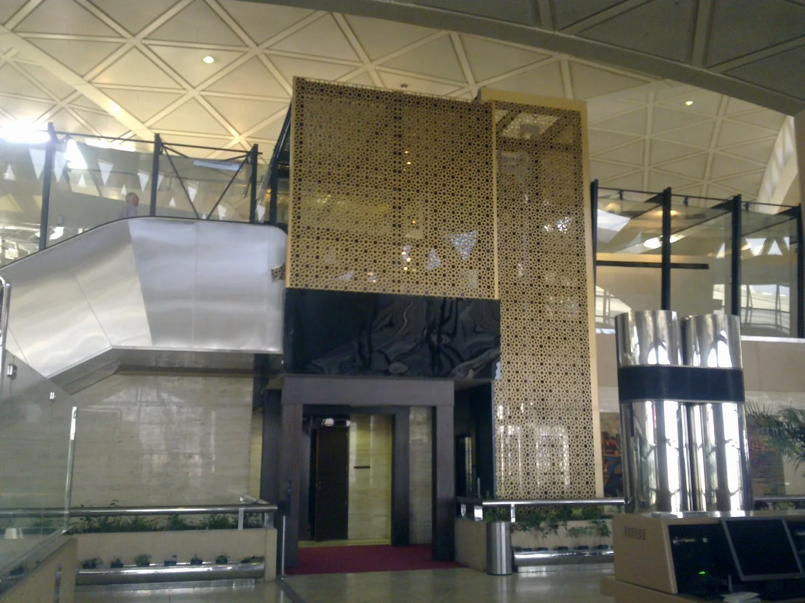 Houthi Serang Bandara Riyadh dan Abha, 3 Tewas dan 36 Terluka