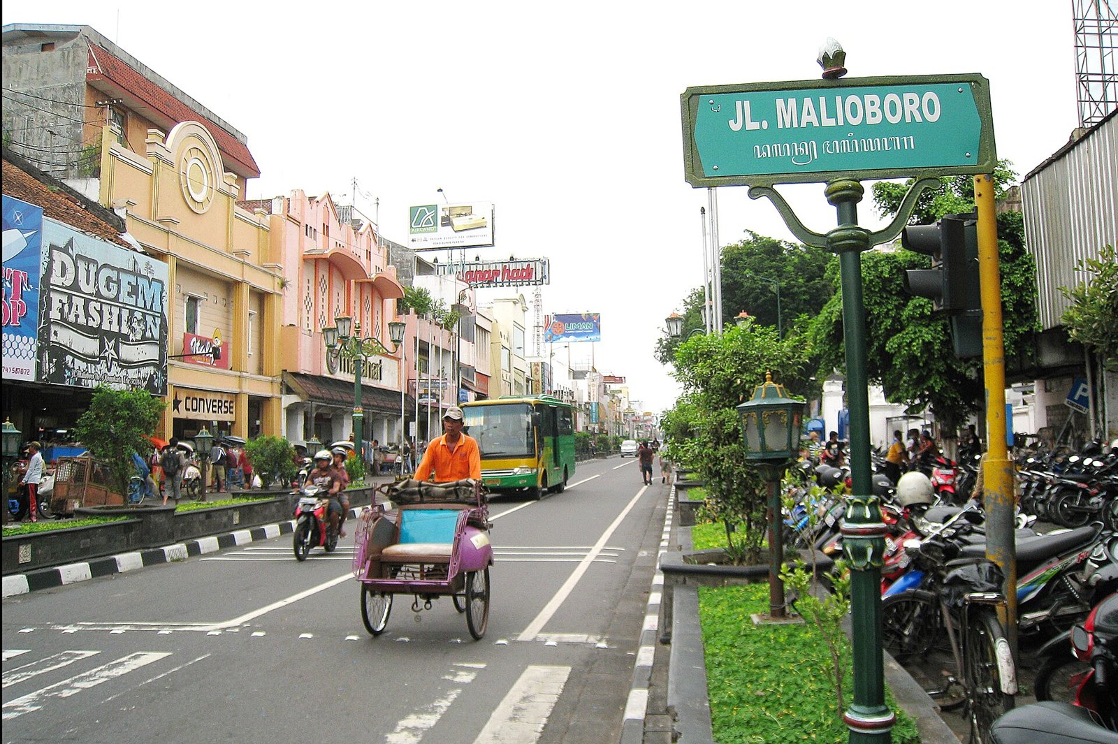 Kebakaran Hamzah Batik Malioboro: Api Berkobar 3 Jam, Tak Ada Korban Jiwa