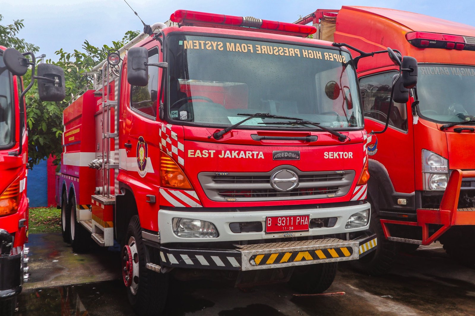 Kebakaran Pasar Mobil Kemayoran: 22 Damkar Dikerahkan, Api Dilokalisir