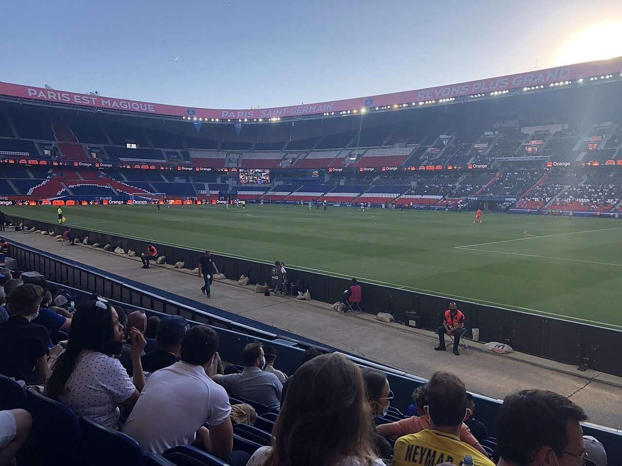 PSG Kalahkan Barcelona 4-2, Kekalahan Pertama Musim Ini