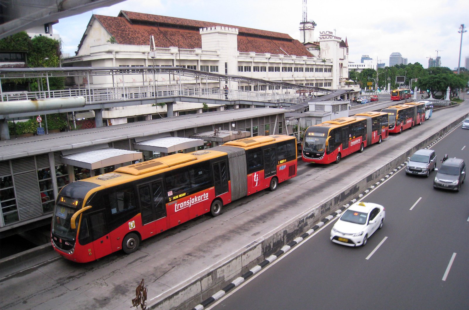 Tarif Transjakarta Naik 1 Januari 2027, Golongan Gratis Bertambah Jadi 21