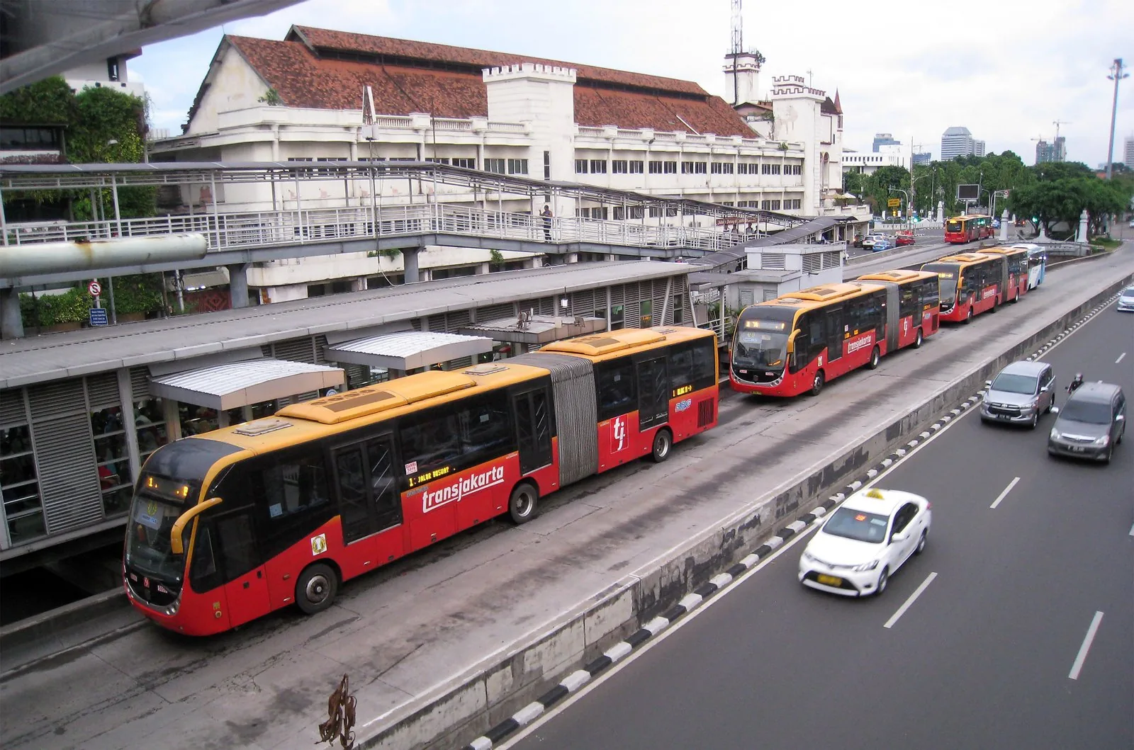 Tarif Transjakarta Naik 1 Januari 2027, Golongan Gratis Bertambah Jadi 21