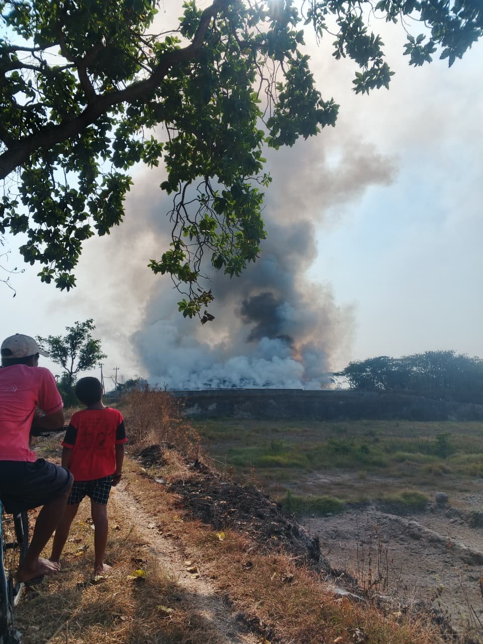 TPA Jatibarang Semarang Kebakaran, Gas Metana Hambat Pemadaman